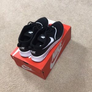 WMNS NIKE AIR MAX THEA